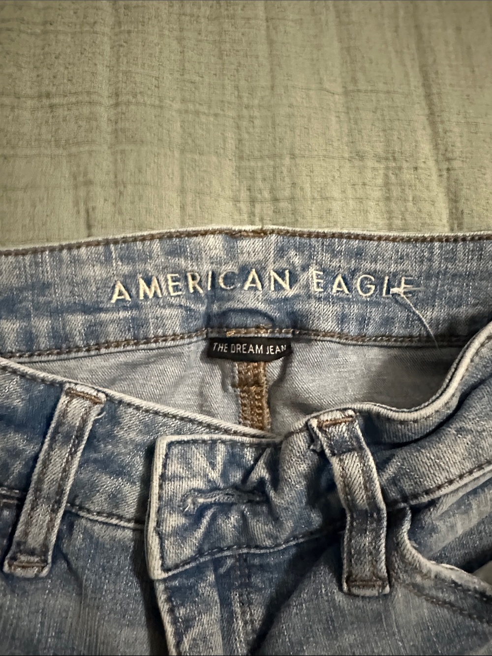 American Eagle Outfitters Light Wash Ripped Skinny Jeans - Picture 2 of 3